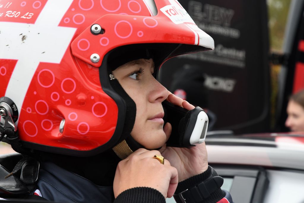 Isabell Kvick fik hurtigt justeret tempoet i leveringen af noter til Lasse Karlshøj i den nye og hurtige Rally4-bil
(Foto: Morten Dam)